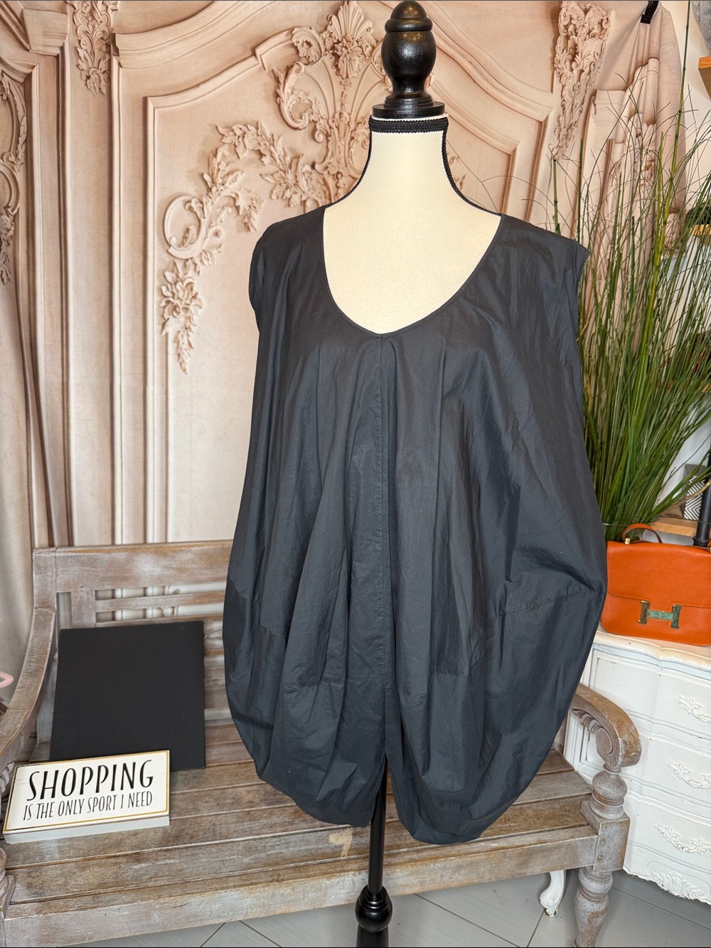 Collection PRIVEE? Black Women's V-Neck Balloon mini dress